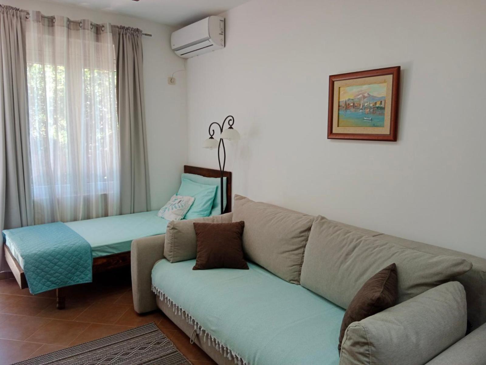 Mirta Apartments Family Farm Budva Kültér fotó
