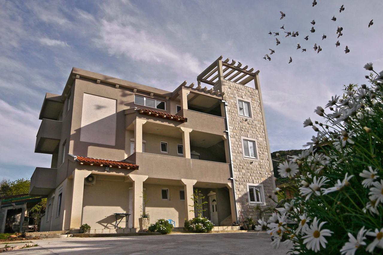 Mirta Apartments Family Farm Budva Kültér fotó