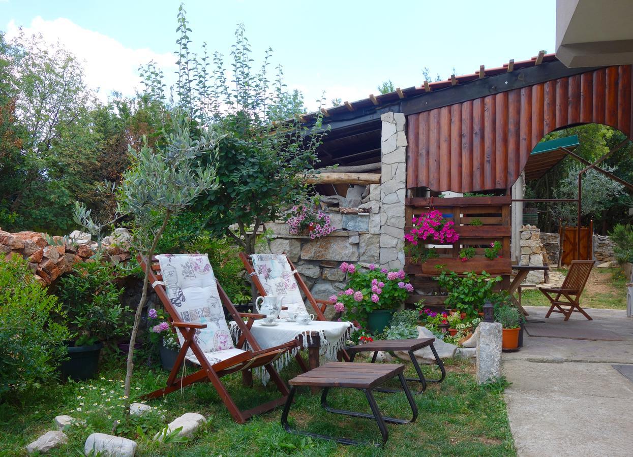 Mirta Apartments Family Farm Budva Kültér fotó
