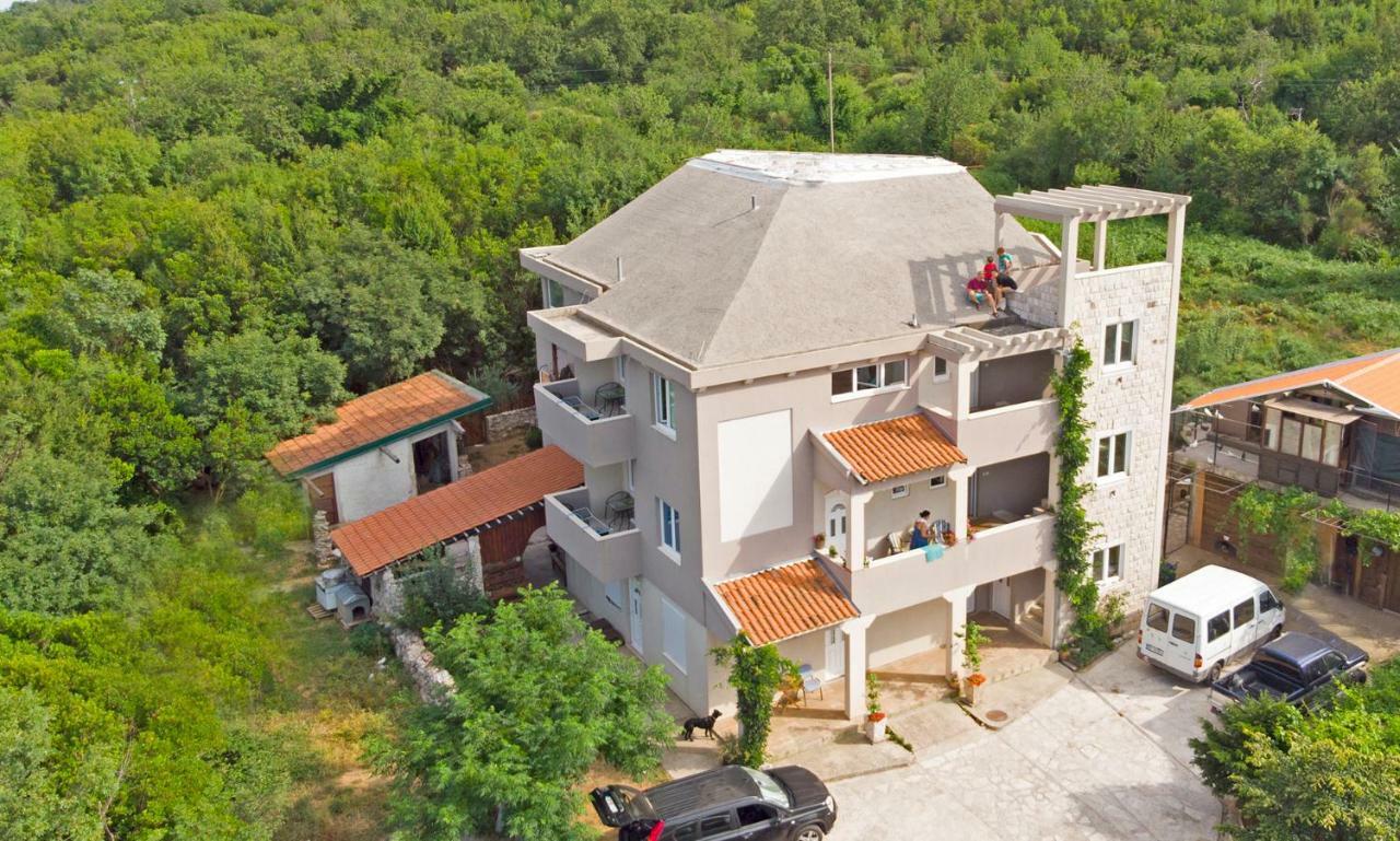 Mirta Apartments Family Farm Budva Kültér fotó
